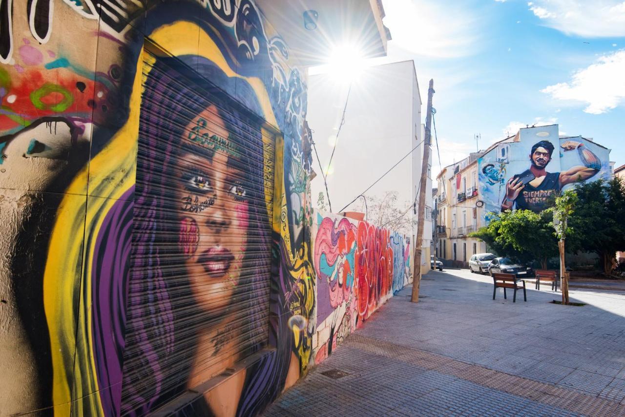 Street Art Fantasy 2 Apartment มาลากา ภายนอก รูปภาพ