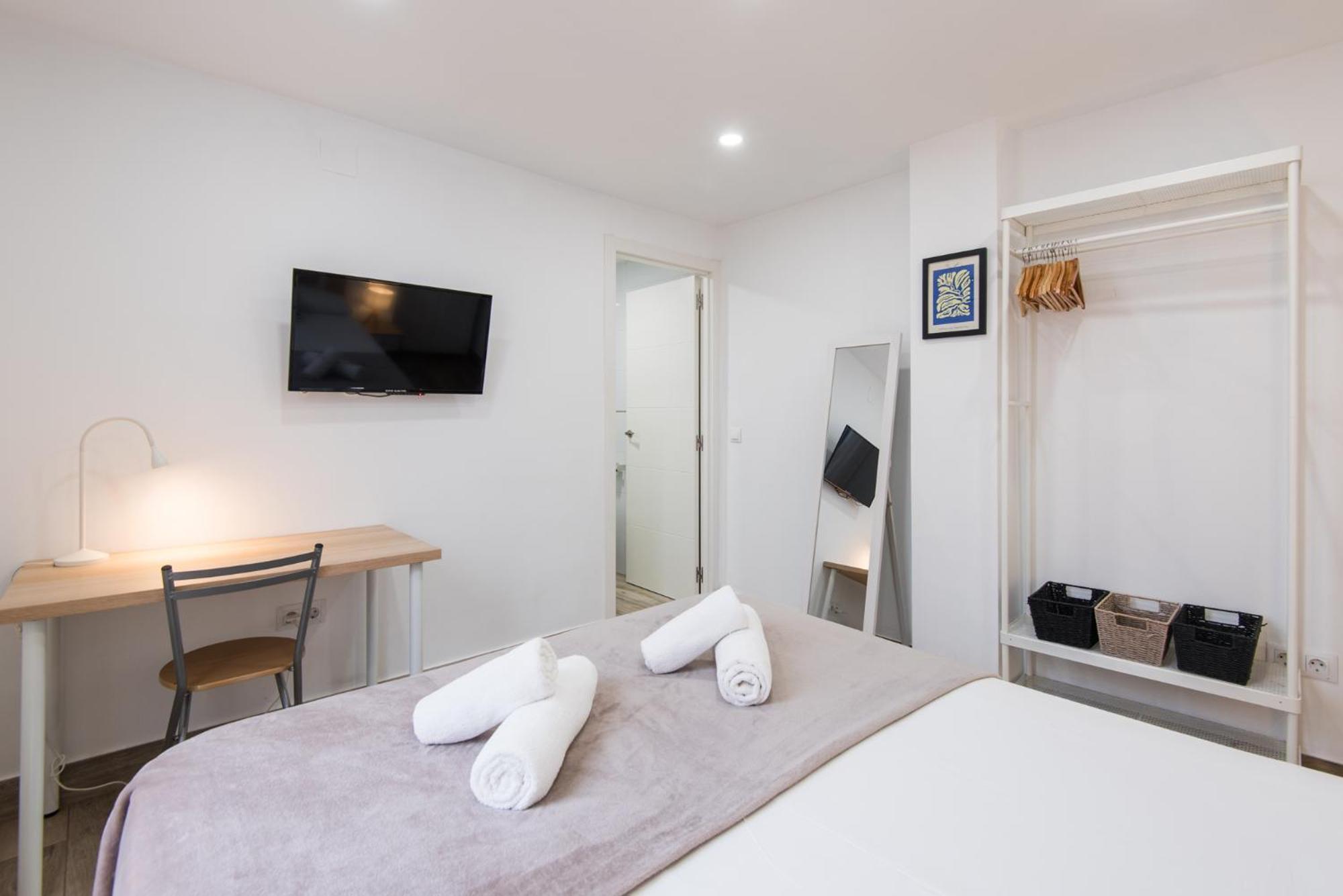 Street Art Fantasy 2 Apartment มาลากา ภายนอก รูปภาพ